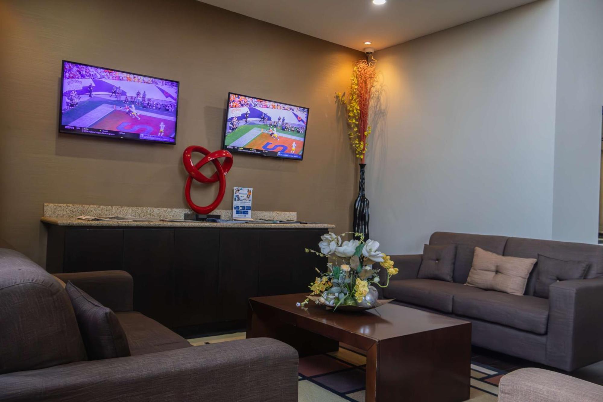 Best Western Premier Monterrey Aeropuerto Apodaca Exterior photo VIP Lounge at the airport.