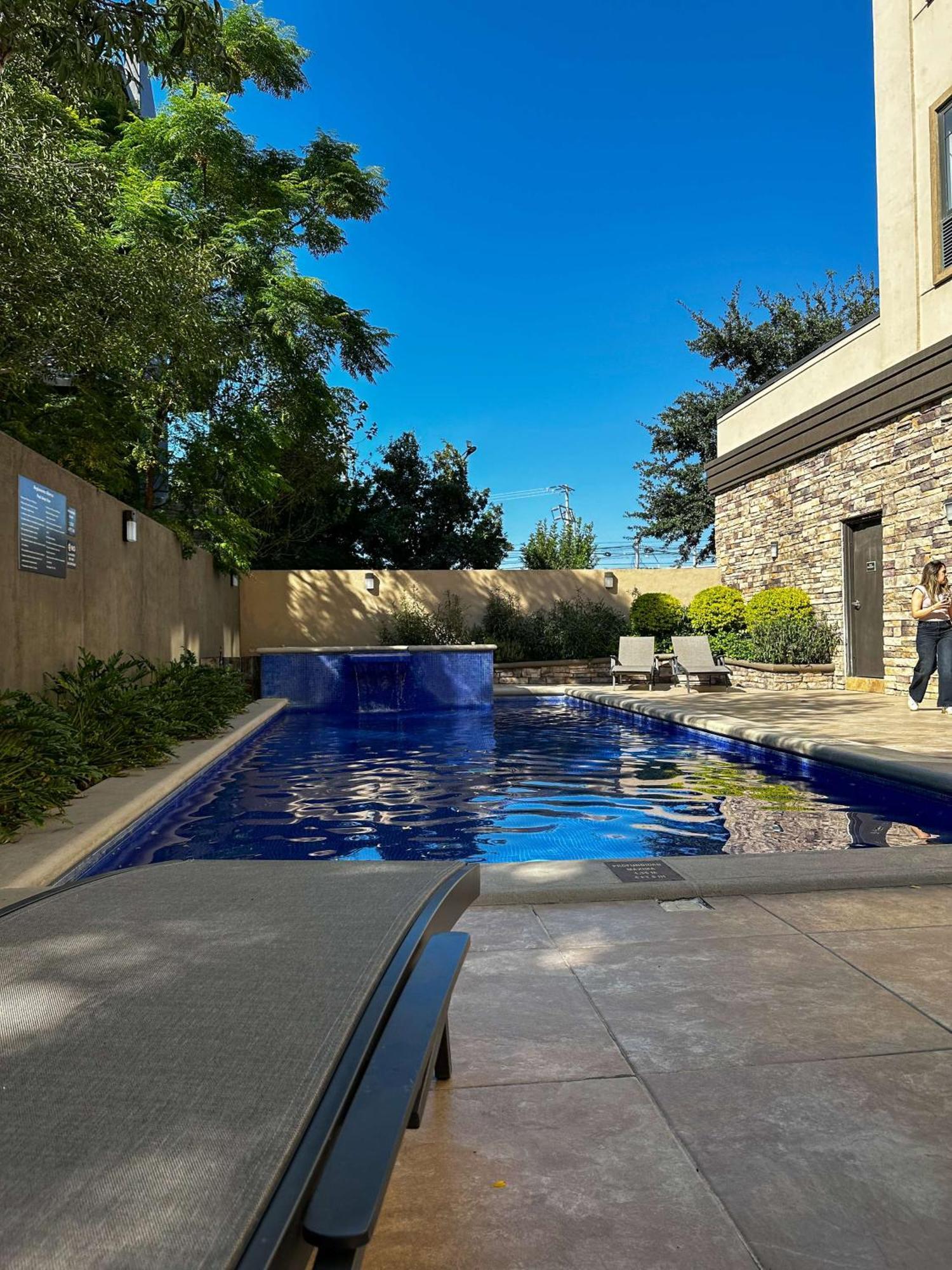 Best Western Premier Monterrey Aeropuerto Apodaca Exterior photo 3D rendering of a swimming pool