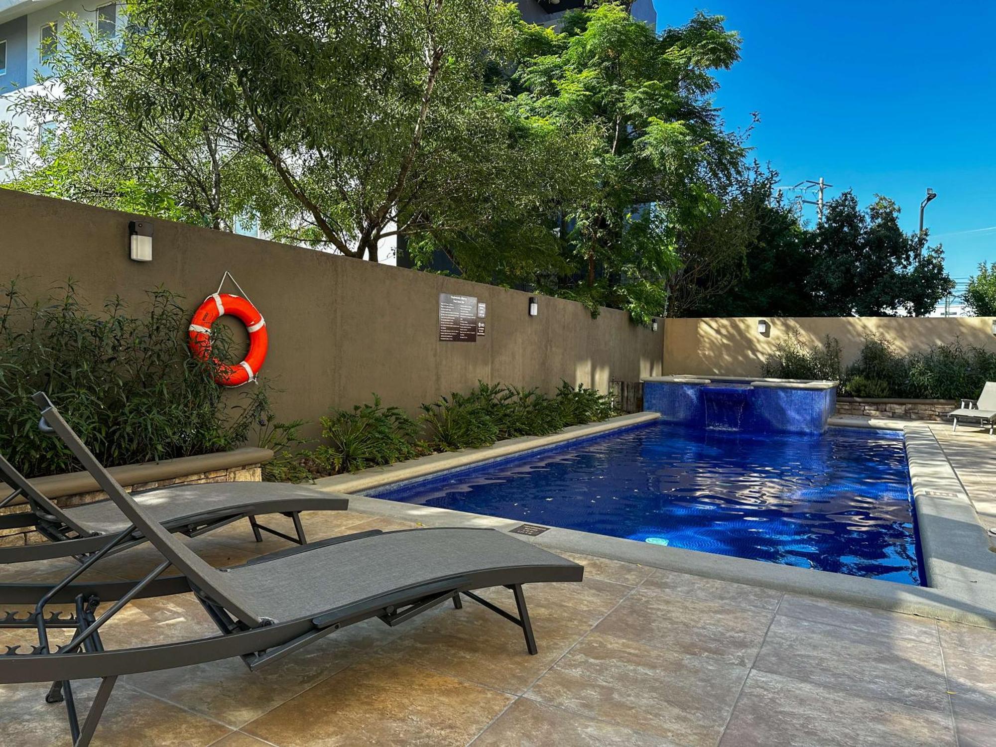 Best Western Premier Monterrey Aeropuerto Apodaca Exterior photo 3D rendering of a swimming pool
